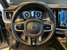 Volvo XC60 T-5 R-DESIGN 2.0 AWD 5p 2018/2018 CONCEPT MOTORS PASSO FUNDO / Carros no Vale