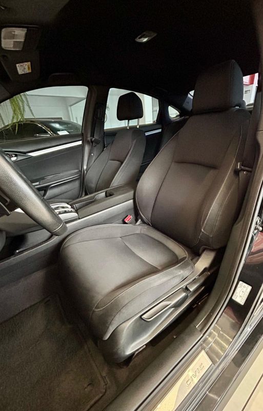 Honda Civic Sedan SPORT 2.0 16V 2016/2017 PC VEÍCULOS SANTA CRUZ DO SUL / Carros no Vale Honda Civic Sedan SPORT 2.0 16V 2016/2017 PC VEÍCULOS SANTA CRUZ DO SUL / Carros no Vale