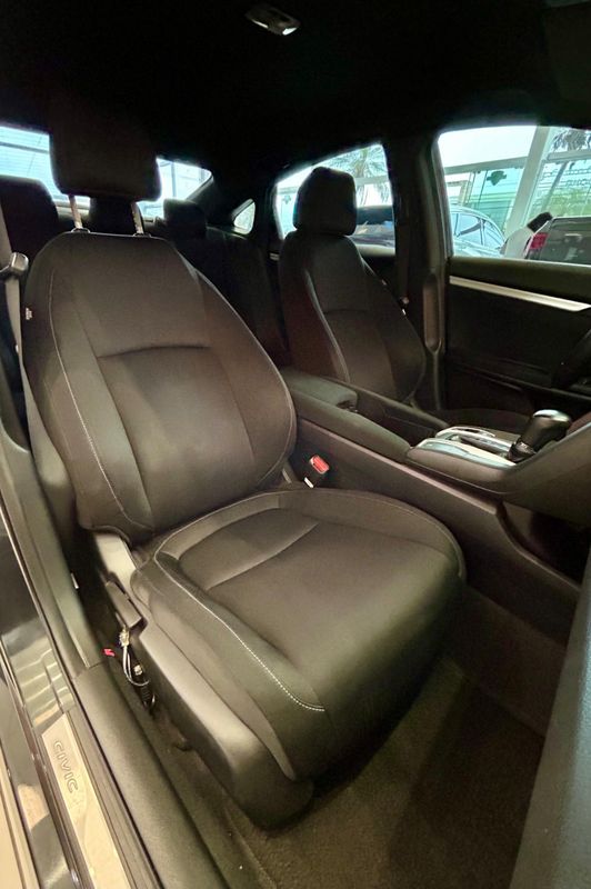 Honda Civic Sedan SPORT 2.0 16V 2016/2017 PC VEÍCULOS SANTA CRUZ DO SUL / Carros no Vale Honda Civic Sedan SPORT 2.0 16V 2016/2017 PC VEÍCULOS SANTA CRUZ DO SUL / Carros no Vale