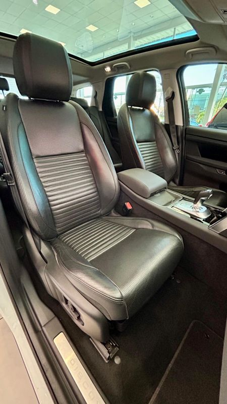 LR DISCOVERY SPT D180 SE 2020/2020 PC VEÍCULOS SANTA CRUZ DO SUL / Carros no Vale LR DISCOVERY SPT D180 SE 2020/2020 PC VEÍCULOS SANTA CRUZ DO SUL / Carros no Vale