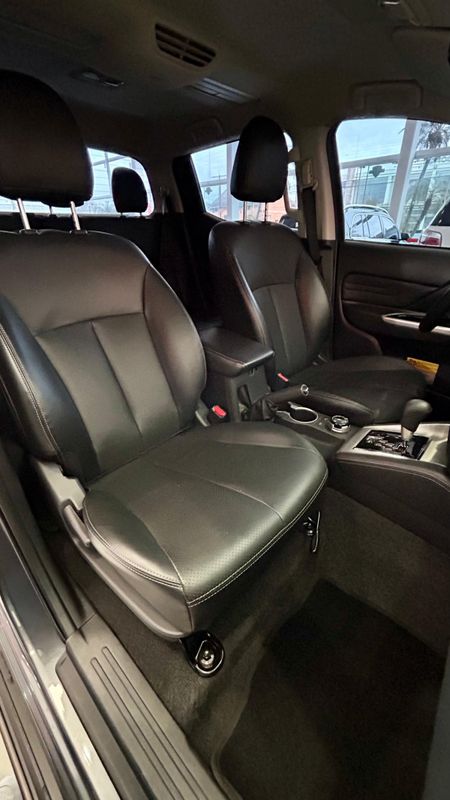 Mitsubishi L200 Triton Sport HPE-S 2.4 CD Dies 2024/2025 PC VEÍCULOS SANTA CRUZ DO SUL / Carros no Vale