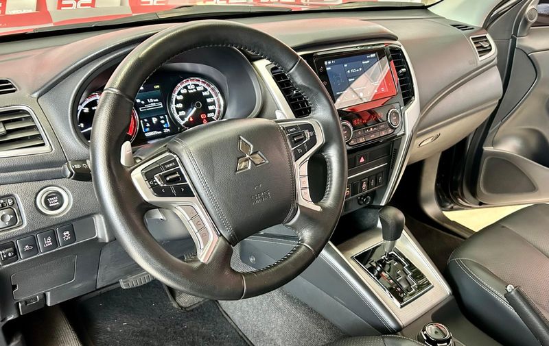 Mitsubishi L200 Triton Sport HPE-S 2.4 CD Dies 2024/2025 PC VEÍCULOS SANTA CRUZ DO SUL / Carros no Vale