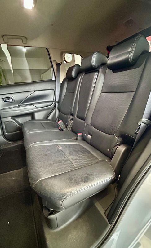 Mitsubishi OUTLANDER 2.0 16V 160cv 2015/2016 PC VEÍCULOS SANTA CRUZ DO SUL / Carros no Vale