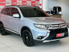 Mitsubishi OUTLANDER 2.0 16V 160cv 2015/2016 PC VEÍCULOS SANTA CRUZ DO SUL / Carros no Vale