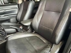 Mitsubishi OUTLANDER 2.0 16V 160cv 2015/2016 PC VEÍCULOS SANTA CRUZ DO SUL / Carros no Vale