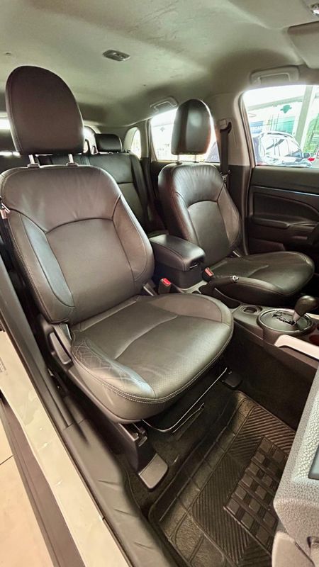 Mitsubishi OUTLANDER HPE 2.0 16V 2022/2022 PC VEÍCULOS SANTA CRUZ DO SUL / Carros no Vale