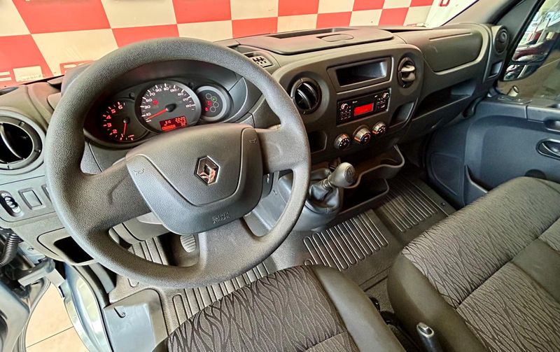 Renault Master 2.3 DCi Furgão 16V 2020/2021 PC VEÍCULOS SANTA CRUZ DO SUL / Carros no Vale