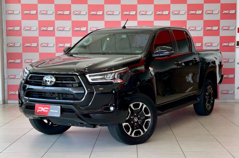 Toyota Hilux CD SRX 4×4 2.8 TDI 16V 2022/2023 PC VEÍCULOS SANTA CRUZ DO SUL / Carros no Vale
