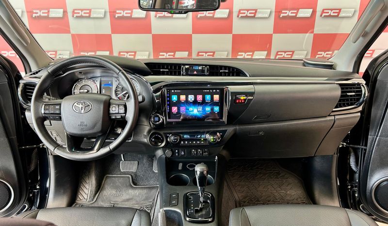 Toyota Hilux CD SRX 4×4 2.8 TDI 16V 2022/2023 PC VEÍCULOS SANTA CRUZ DO SUL / Carros no Vale