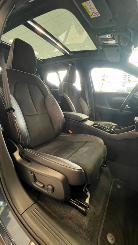 Volvo XC 40 Pure (Elétrico) 2021/2022 PC VEÍCULOS SANTA CRUZ DO SUL / Carros no Vale