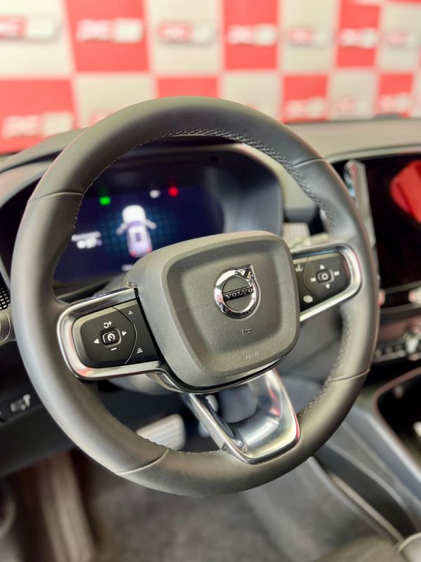Volvo XC 40 Pure (Elétrico) 2022/2022 PC VEÍCULOS SANTA CRUZ DO SUL / Carros no Vale