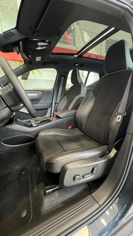 Volvo XC 40 Pure (Elétrico) 2021/2022 PC VEÍCULOS SANTA CRUZ DO SUL / Carros no Vale