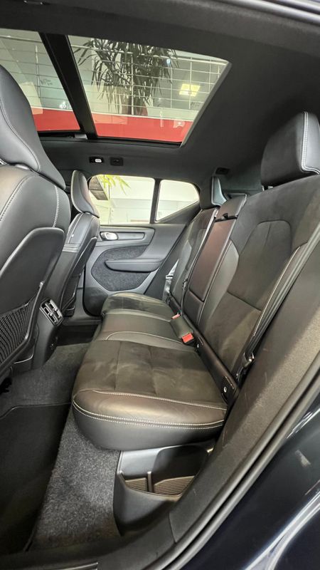 Volvo XC 40 Pure (Elétrico) 2021/2022 PC VEÍCULOS SANTA CRUZ DO SUL / Carros no Vale