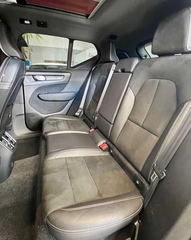 Volvo XC 40 Pure (Elétrico) 2022/2022 PC VEÍCULOS SANTA CRUZ DO SUL / Carros no Vale