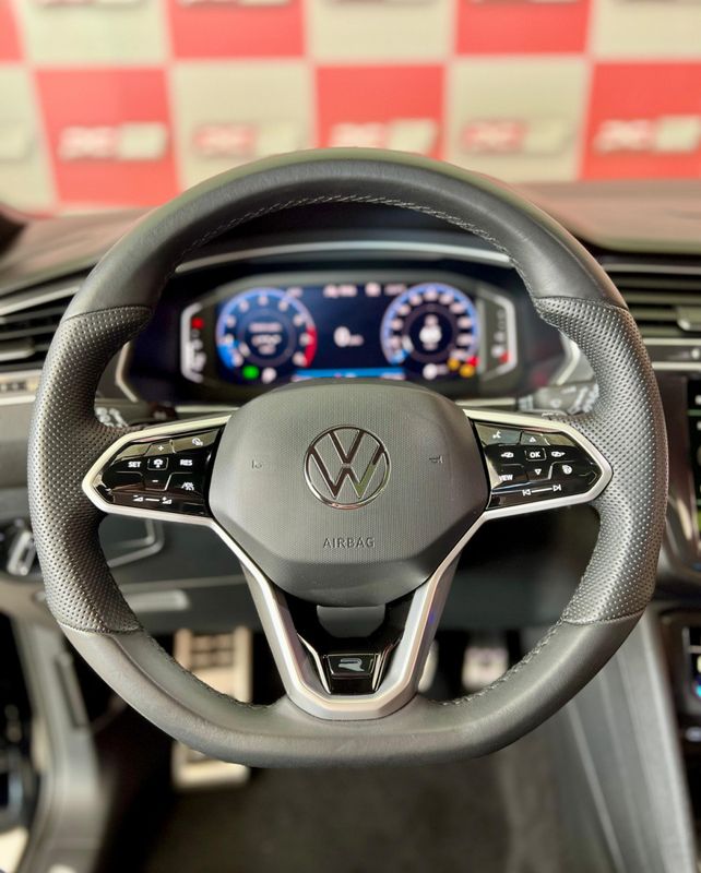 VOLKSWAGEN TIGUAN Allspac R-Line 300 TSI 2.0 2023/2024 PC VEÍCULOS SANTA CRUZ DO SUL / Carros no Vale