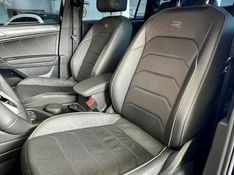 VOLKSWAGEN TIGUAN Allspac R-Line 300 TSI 2.0 2023/2024 PC VEÍCULOS SANTA CRUZ DO SUL / Carros no Vale