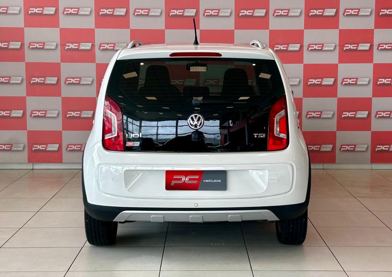 VOLKSWAGEN Up! Cross 1.0 TSI Total 12V 2015/2016 PC VEÍCULOS SANTA CRUZ DO SUL / Carros no Vale