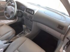 TOYOTA COROLLA 1.8 XEI 16V 1999/1999 RENAUTO VEÍCULOS LAJEADO / Carros no Vale