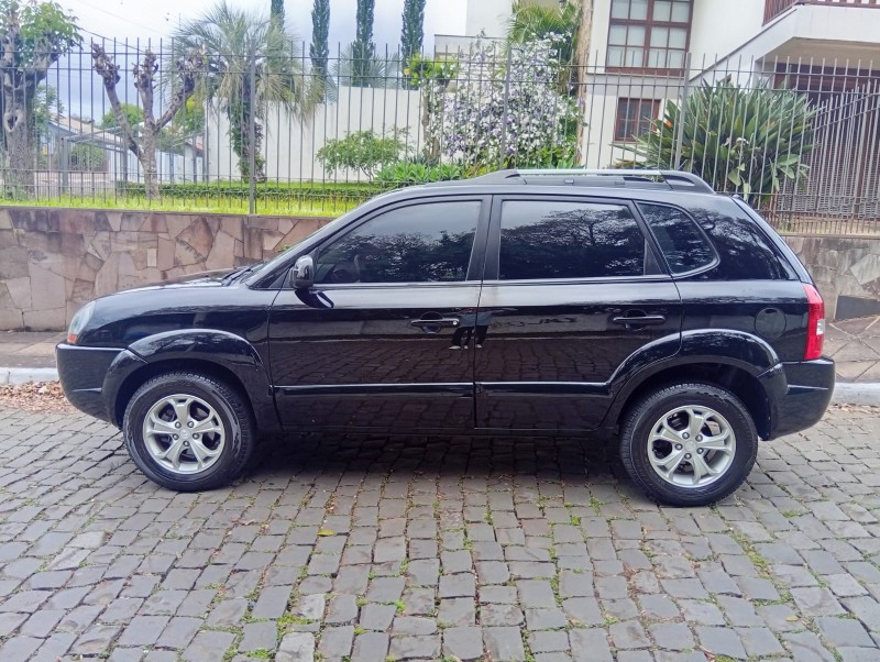 HYUNDAI TUCSON 2.0 GLS 2012/2013 ALTERNATIVA VEÍCULOS LAJEADO / Carros no Vale