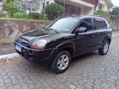 HYUNDAI TUCSON 2.0 GLS 2012/2013 ALTERNATIVA VEÍCULOS LAJEADO / Carros no Vale