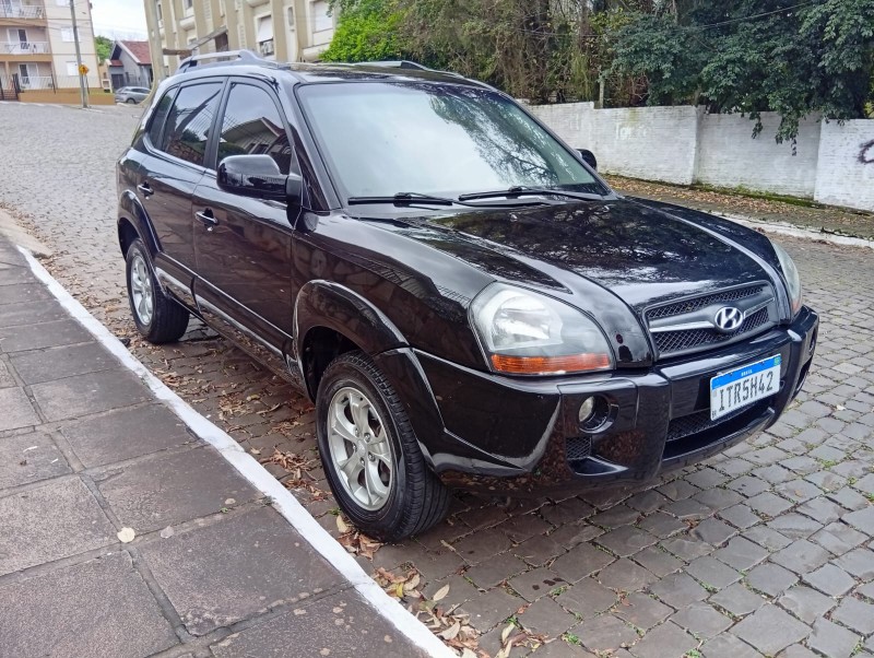 HYUNDAI TUCSON 2.0 GLS 2012/2013 ALTERNATIVA VEÍCULOS LAJEADO / Carros no Vale