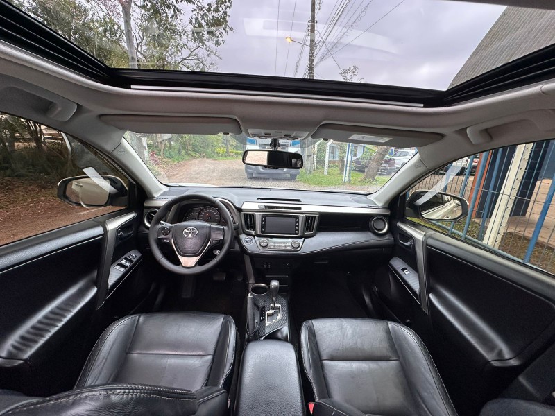 TOYOTA RAV-4 2.5 /2014 MENEGHINI VEÍCULOS ARROIO DO MEIO / Carros no Vale