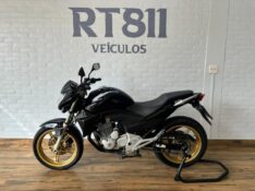 HONDA MOTOS CB 300R /2015 RT 811 VEÍCULOS ARROIO DO MEIO / Carros no Vale