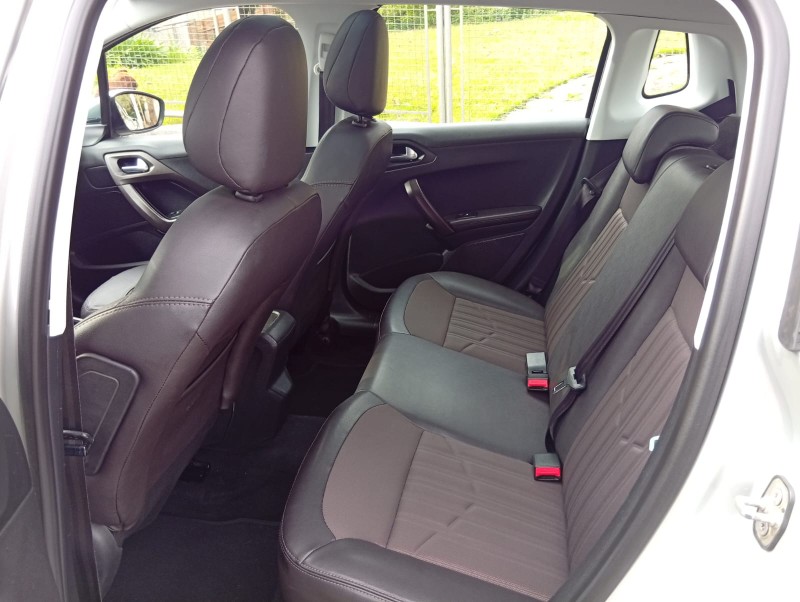 PEUGEOT 2008 GRIFFE 1.6 2016/2017 ALTERNATIVA VEÍCULOS LAJEADO / Carros no Vale