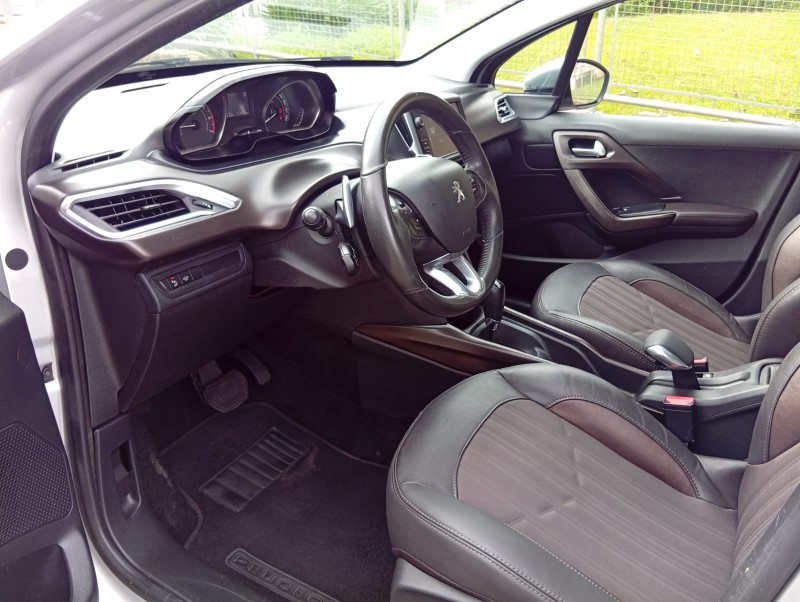 PEUGEOT 2008 GRIFFE 1.6 2016/2017 ALTERNATIVA VEÍCULOS LAJEADO / Carros no Vale