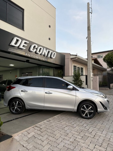 TOYOTA YARIS 1.5 XLS /2020 DE CONTO AUTOMÓVEIS SARANDI / Carros no Vale
