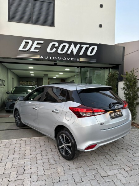TOYOTA YARIS 1.5 XLS /2020 DE CONTO AUTOMÓVEIS SARANDI / Carros no Vale