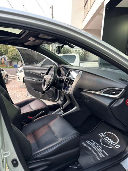 TOYOTA YARIS 1.5 XLS /2020 DE CONTO AUTOMÓVEIS SARANDI / Carros no Vale