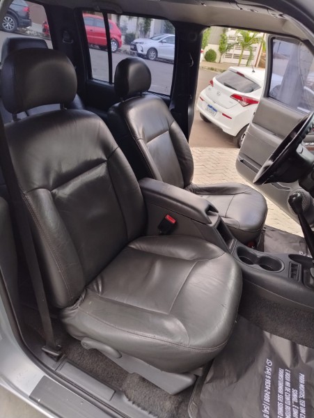 CHEVROLET S10 2.8 EXECUTIVE 4X4 12V /2011 DE CONTO AUTOMÓVEIS SARANDI / Carros no Vale