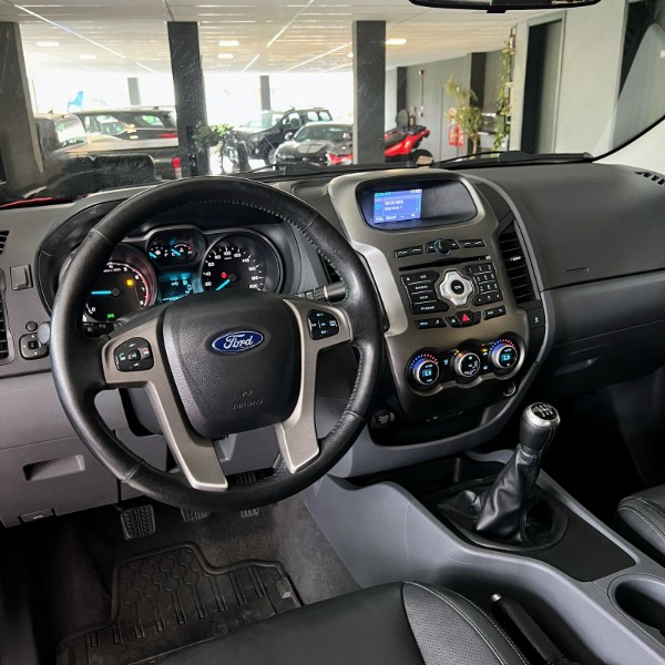 FORD RANGER 2.5 XLT 4X2 CD 16V FLEX 4P MANUAL 2015/2015 JOÃO CARROS MULTIMARCAS GUAPORÉ / Carros no Vale