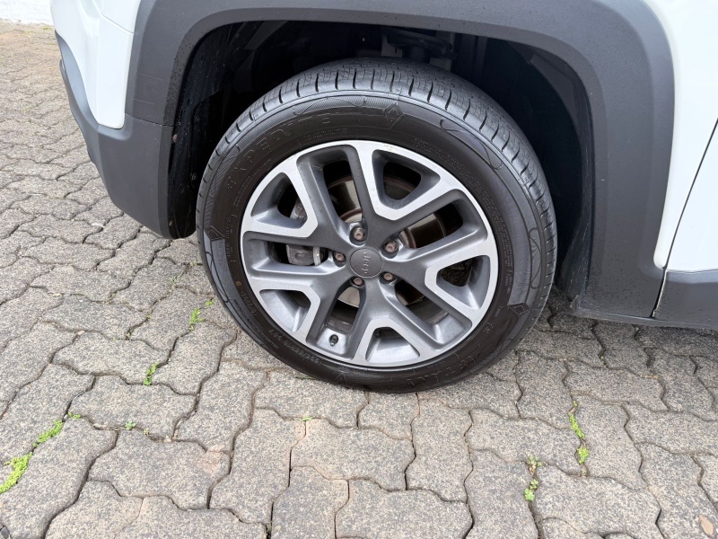 JEEP RENEGADE 2.0 16V TURBO DIESEL LONGITUDE 4P 4X4 AUTOMÁTICO 2019/2019 ELY AUTOMÓVEIS LAJEADO / Carros no Vale