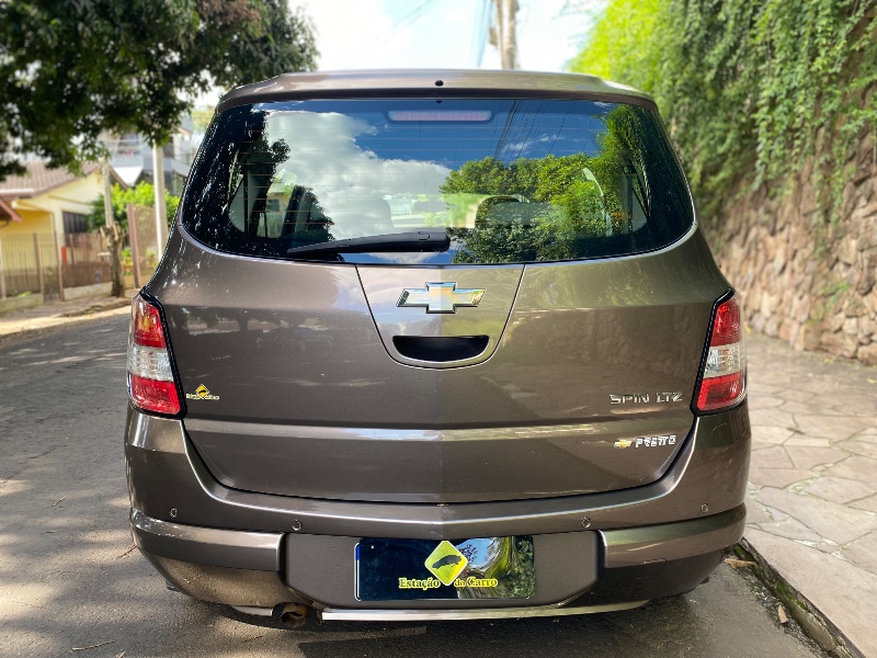 CHEVROLET SPIN LTZ 1.8 2015/2016 ESTAÇÃO DO CARRO ESTRELA / Carros no Vale