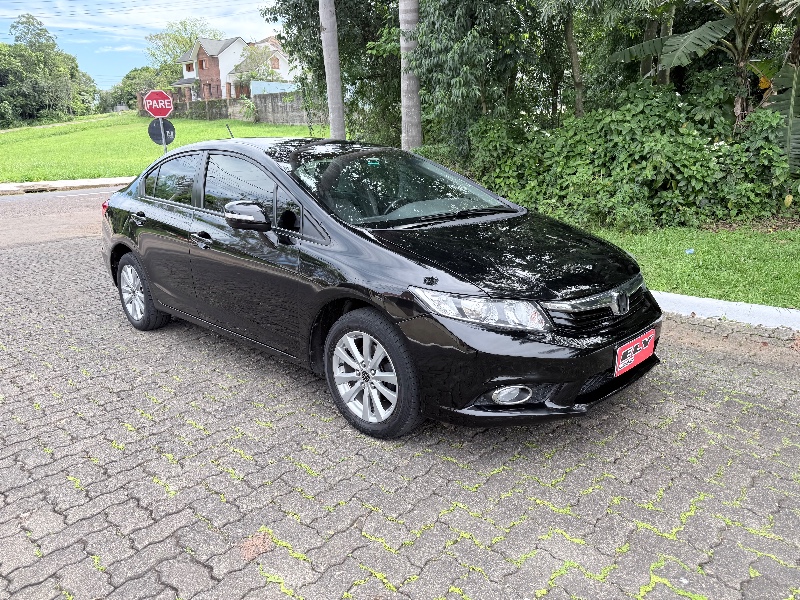 HONDA CIVIC 2.0 LXR 16V FLEX 4P AUTOMÁTICO 2014/2014 ELY AUTOMÓVEIS LAJEADO / Carros no Vale