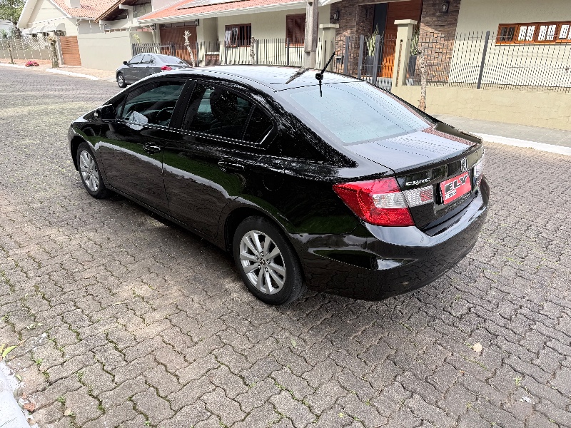 HONDA CIVIC 2.0 LXR 16V FLEX 4P AUTOMÁTICO 2014/2014 ELY AUTOMÓVEIS LAJEADO / Carros no Vale