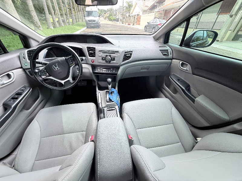 HONDA CIVIC 2.0 LXR 16V FLEX 4P AUTOMÁTICO 2014/2014 ELY AUTOMÓVEIS LAJEADO / Carros no Vale