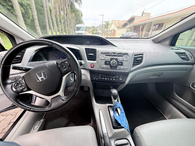 HONDA CIVIC 2.0 LXR 16V FLEX 4P AUTOMÁTICO 2014/2014 ELY AUTOMÓVEIS LAJEADO / Carros no Vale
