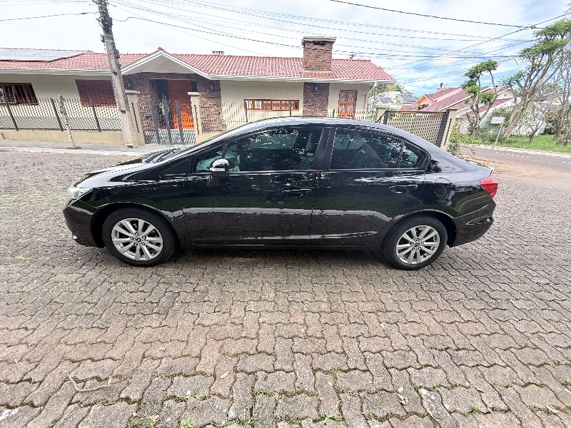 HONDA CIVIC 2.0 LXR 16V FLEX 4P AUTOMÁTICO 2014/2014 ELY AUTOMÓVEIS LAJEADO / Carros no Vale