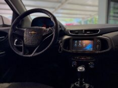 CHEVROLET ONIX 1.4 LTZ 8V 2016/2017 MALAGGI VEÍCULOS ENCANTADO / Carros no Vale