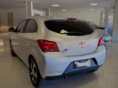 CHEVROLET ONIX 1.4 LTZ 8V 2016/2017 MALAGGI VEÍCULOS ENCANTADO / Carros no Vale