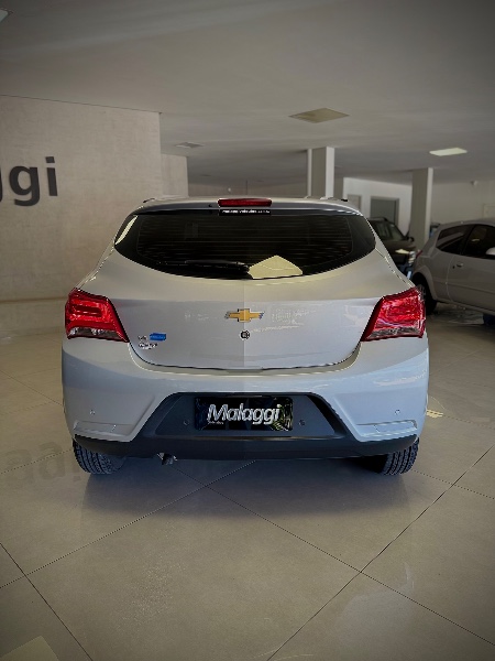 CHEVROLET ONIX 1.4 LTZ 8V 2016/2017 MALAGGI VEÍCULOS ENCANTADO / Carros no Vale