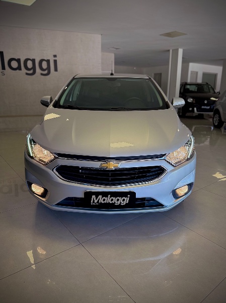 CHEVROLET ONIX 1.4 LTZ 8V 2016/2017 MALAGGI VEÍCULOS ENCANTADO / Carros no Vale
