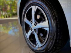 CHEVROLET ONIX 1.4 LTZ 8V 2016/2017 MALAGGI VEÍCULOS ENCANTADO / Carros no Vale