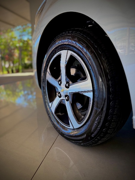CHEVROLET ONIX 1.4 LTZ 8V 2016/2017 MALAGGI VEÍCULOS ENCANTADO / Carros no Vale