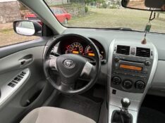 TOYOTA COROLLA 1.8 GLI 16V FLEX 4P MANUAL 2014/2014 BOSCO AUTOMÓVEIS GUAPORÉ / Carros no Vale