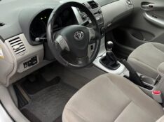 TOYOTA COROLLA 1.8 GLI 16V FLEX 4P MANUAL 2014/2014 BOSCO AUTOMÓVEIS GUAPORÉ / Carros no Vale