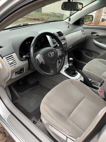 TOYOTA COROLLA 1.8 GLI 16V FLEX 4P MANUAL 2014/2014 BOSCO AUTOMÓVEIS GUAPORÉ / Carros no Vale